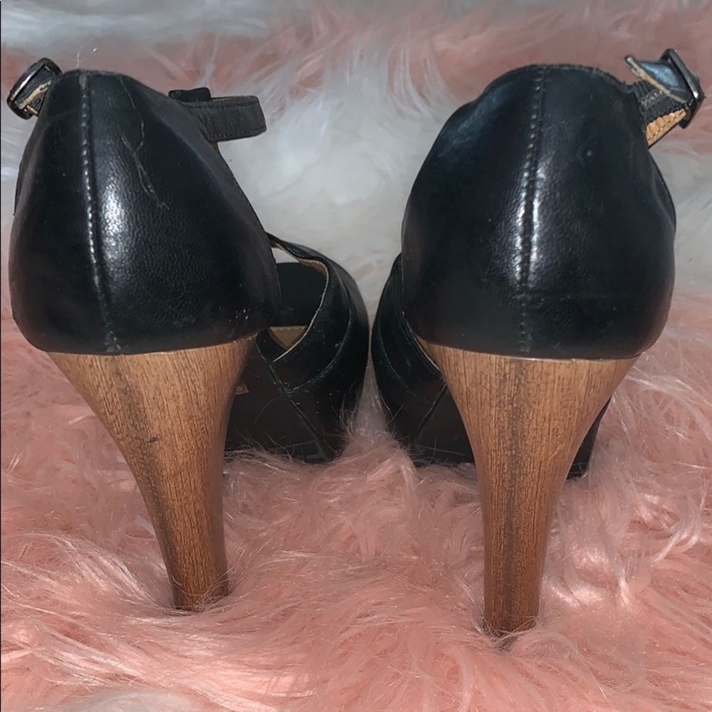 Heels 👠 - Picture 3 of 4